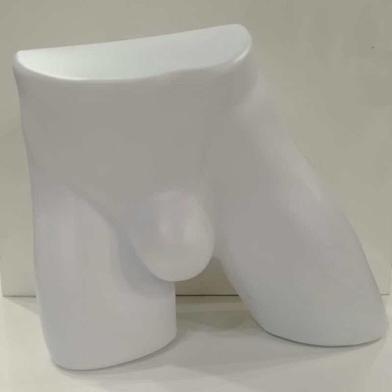 040394-Expositor-cadera-blanco-para-ropa-interior-masculina-tridecor