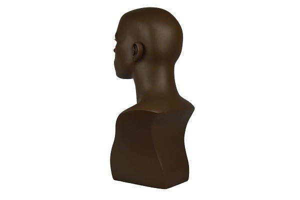 hombre de cabello oscuro