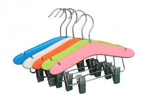Perchas de Madera para Niños con Barras y Clips Varios Colores 5 Unidades