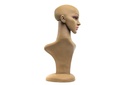 Cabeza de mujer morena