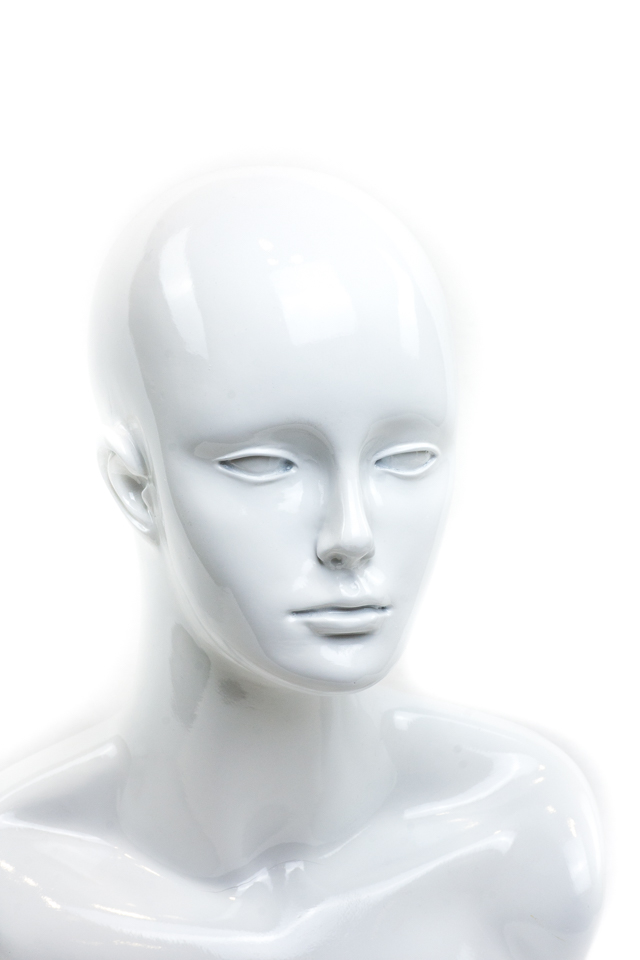 Cabeza de Mujer Blanca Brillante