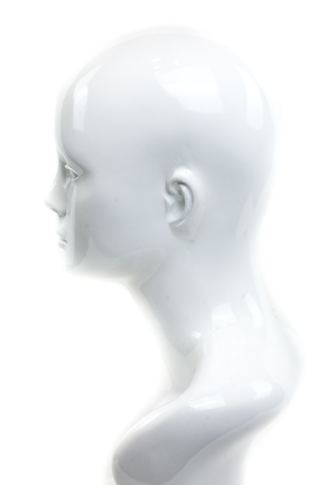 Cabeza de Mujer Blanca Brillante
