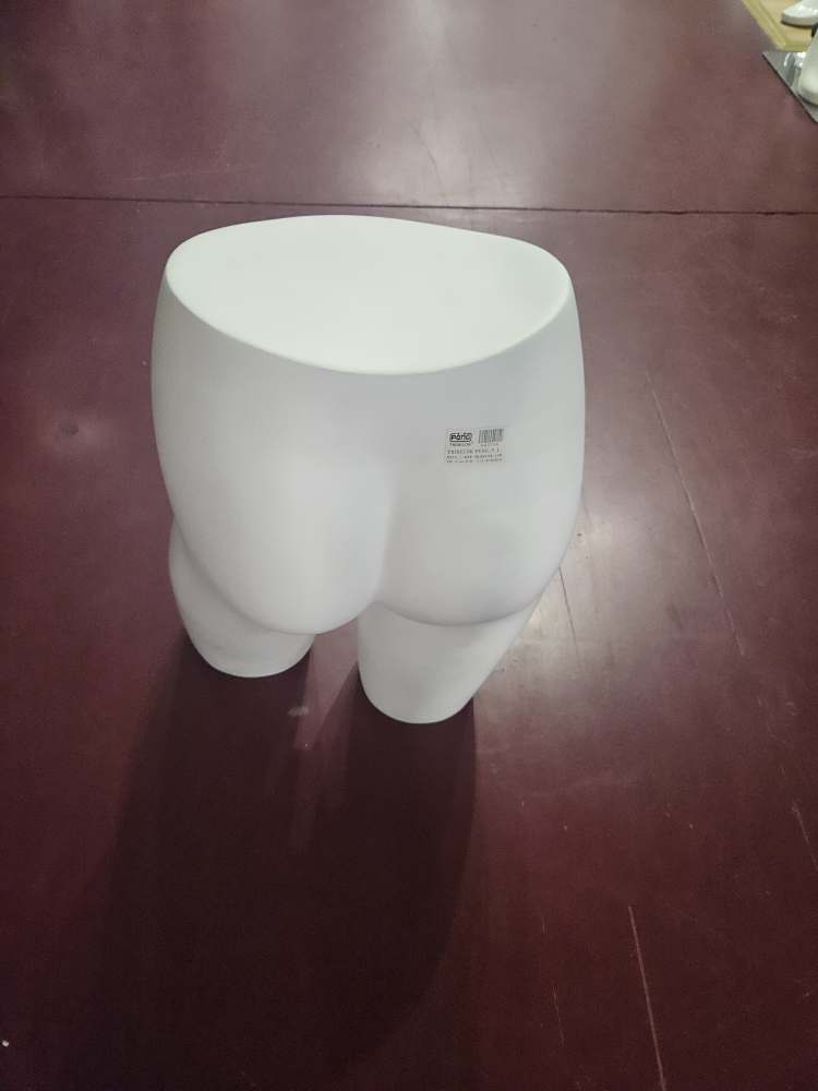 Cadera de Niña En Blanco 