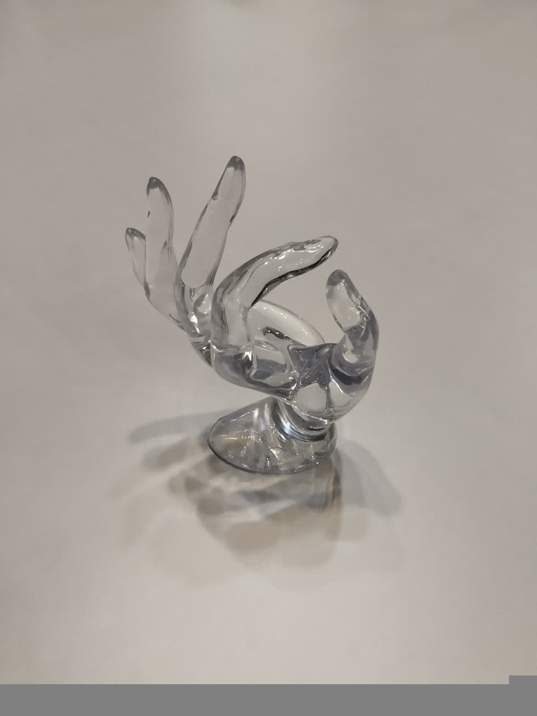 Acrílico para Anillos con Forma de Mano Translucido