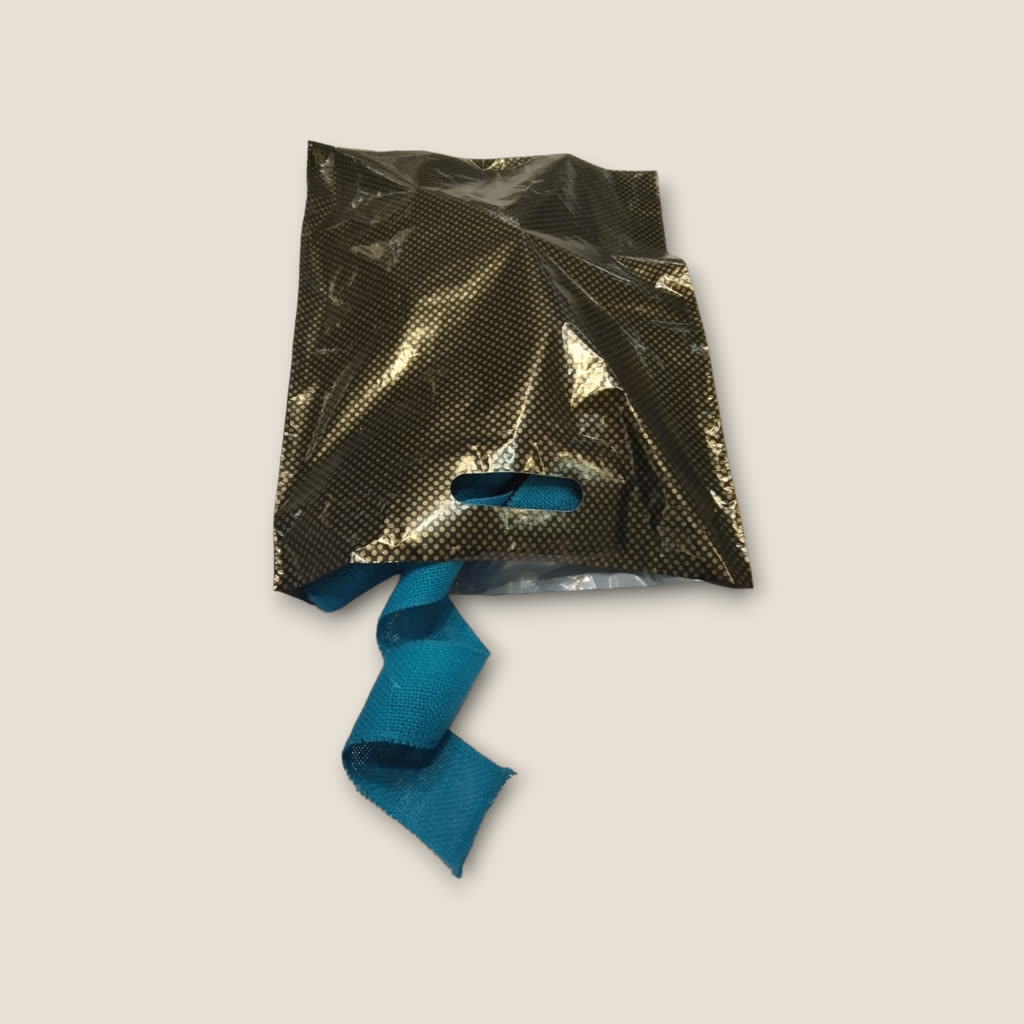Bolsas de Plástico Asa Troquelada 50x60cm Punto Oro 100/Pq