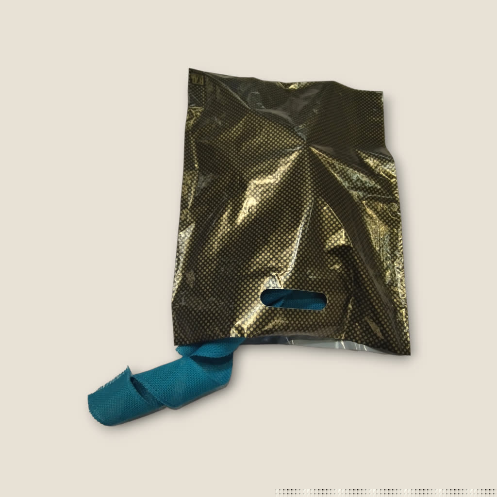 Bolsas de Plástico Asa Troquelada 50x60cm Punto Oro 100/Pq